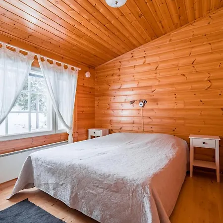 Semesterbostad Lomaperkkioe Kajana