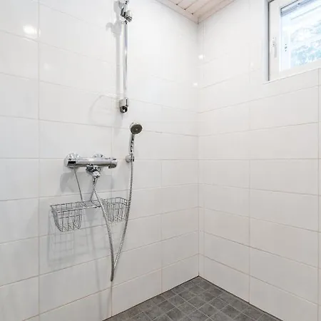 Lomaperkkioe Дом отдыха *